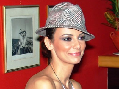 Η Μπέτυ συμπαρίσταται στη Ματθίλδη