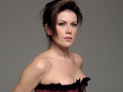 Η Ε. Μανωλίδου «πουλάει» τα προσωπικά της