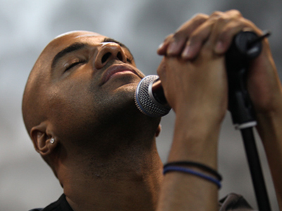 Ησαΐας Ματιάμπα: Τον κερδίζει η υποκριτική;