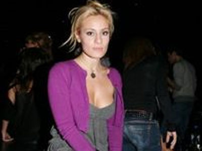 H Ελεονώρα στην ουρά