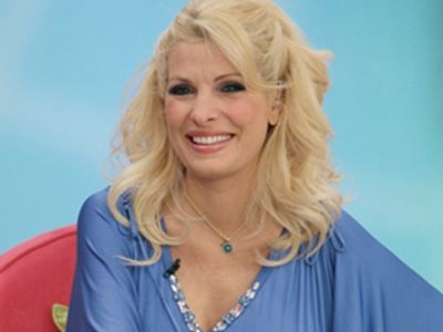 Μήπως πρέπει να μαγειρεύει η ίδια;