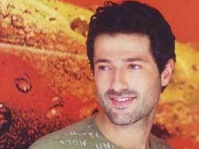 Ο Όθωνας Μεταξάς μιλάει για τη ζωή στο κέντρο