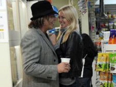 Ο νέος έρωτας του Mickey Rourke