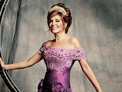 Μιμή Ντενίση: «Τρελαίνομαι για λαϊκή, αλλά χωρίς παπαράτσι»