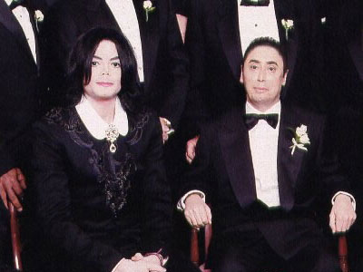 Εμμονή με το νυστέρι είχε ο Michael Jackson