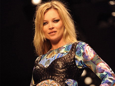 Ποιος καταράστηκε την Kate Moss;