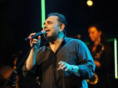 Σάκης Μπουλάς: «Κακό σκυλί ψόφο δεν έχει»