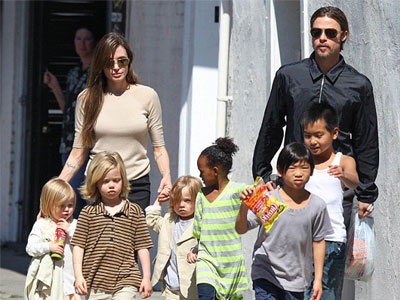 Η βόλτα των Brangelina με τα παιδιά