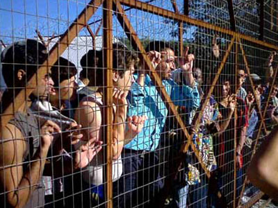 Άγριος ξυλοδαρμός μεταναστών από αστυνομικούς στην Παγανή;