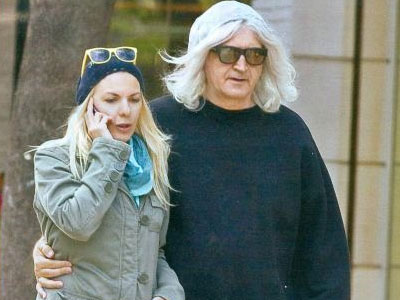 Αννίτα Πάνια – Νίκος Καρβέλας: Βολτούλα στην Κηφισιά