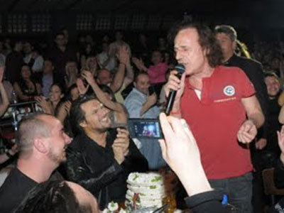 Τι κοινό έχει ο Παπακωνσταντίνου με την Πρεζεράκου;