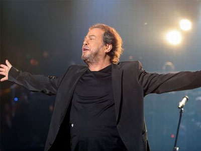 Παπάς εναντίον Πάριου!