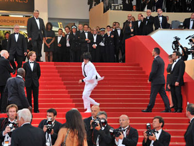 Θες να γίνεις διάσημος; Βρες άλλο τρόπο τότε