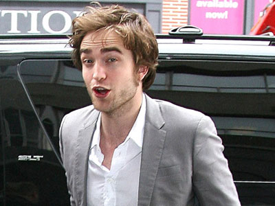 Ο Robert Pattinson δηλώνει ελεύθερος