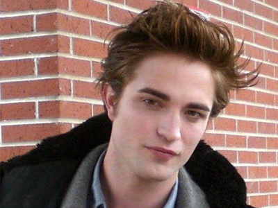 Ο Robert Pattinson θα τραγουδήσει ξανά