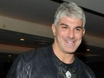 Μάνος Πίντζης: «Έχω μετανιώσει που δεν έφυγα στο εξωτερικό»