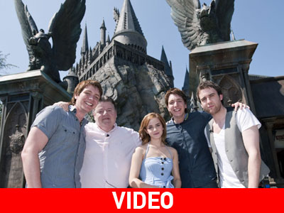 Η Emma Watson στο πάρκο του Harry Potter