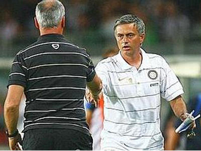 Η κόντρα καλά κρατεί