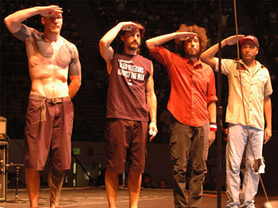 Ο Simon Cowell «έφαγε τη σκόνη» των RATM!