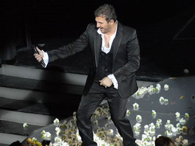 Θα τραγουδήσει για το πριγκιπικό ζευγάρι ο Ρέμος