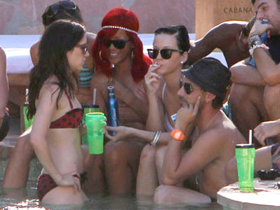 Λες τέτοια πράγματα για φίλη σου;