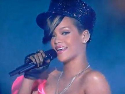 Πώς ήταν η συναυλία της Rihanna και ποιοι επώνυμοι την είδαν