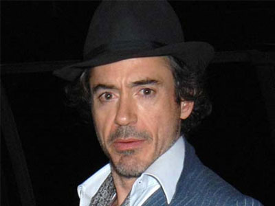 Σε μάγισσες και χαρτορίχτρες ο Robert