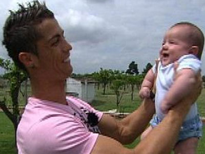 Cristiano Ronaldo: Η μητέρα του παιδιού του μετάνιωσε