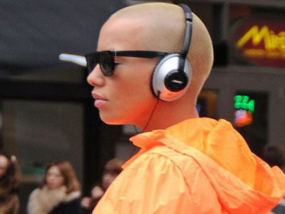 Ντύθηκε κολοκύθα η Amber Rose