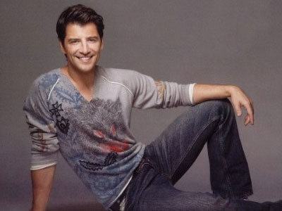 Θα φορεθεί ο Σάκης Ρουβάς;