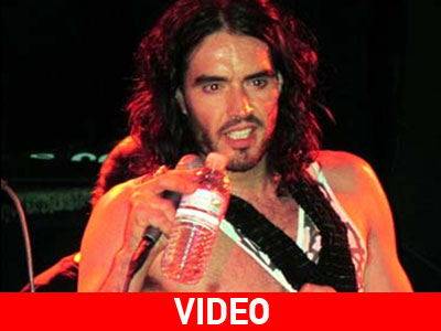 Ο Russell Brand είναι και rock star