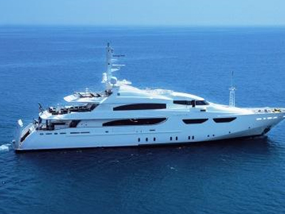 Θαλαμηγός προσάραξε στη Λευκάδα