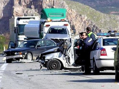 Τρεις νεκροί και δύο τραυματίες σε καραμπόλα στην Καρδίτσα