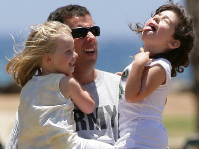 Βόλτα με τις κορούλες του