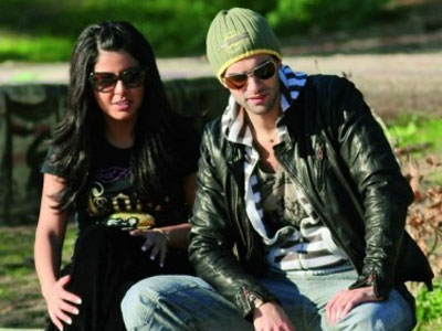 Παντρεύεται ο Σαρμπέλ