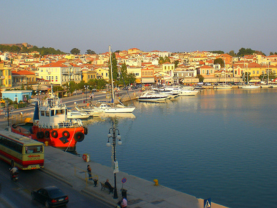 Διαδηλωτές απέκλεισαν συμβολικά το λιμάνι της Λέσβου