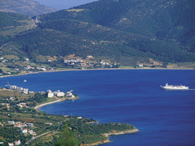 Πλοίο παρουσίασε βλάβη στην μηχανή λίγο πριν αποπλεύσει