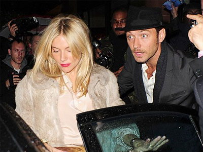 Επαγγελματικό δείπνο για Jude Law- Sienna Miller