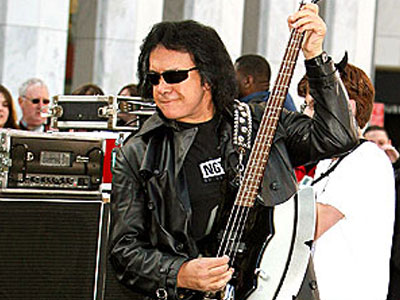 Ο Gene Simmons κατηγορείται για σεξουαλική παρενόχληση