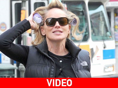Σαν «τρελή» στους δρόμους η Sharon Stone