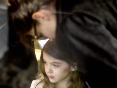 Katie Holmes-Suri Cruise: Επίσκεψη στον μπαμπά