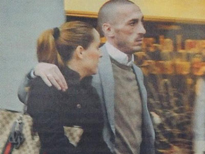 Η πρώτη βόλτα με την κορούλα τους