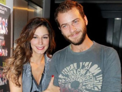 Τζιόβας – Παπουτσάκη στην πρεμιέρα του «Κεκλεισμένων των θυρών»