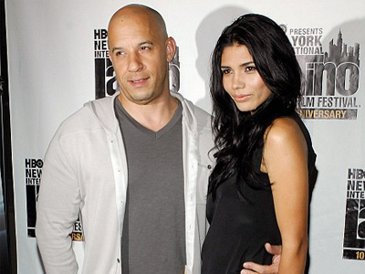 O Vin Diesel και οι δύο καλλονές