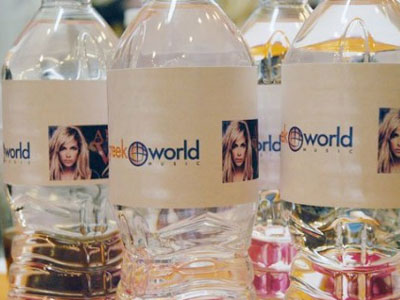 Η Άννα Βίσση εμφιαλωμένη…