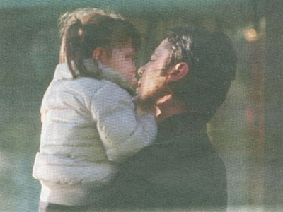 Ζήσης Βρύζας: Βόλτα με τις γυναίκες της ζωής του