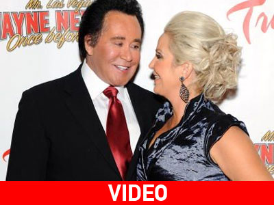 Η γυναίκα του Wayne Newton διαχωρίζει τη θέση της Η γυναίκα του Wayne Newton διαχωρίζει τη θέση της