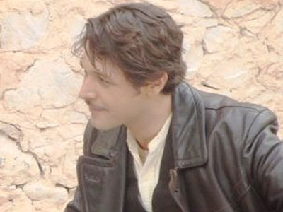 Ο Αιμίλιος Χειλάκης κάνει την ανατροπή στο «Νησί»