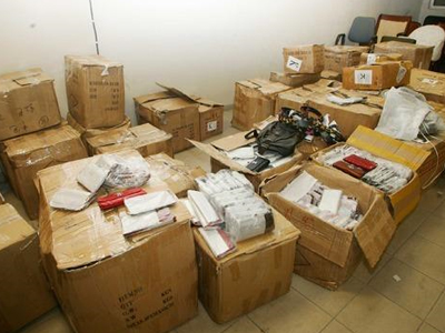 Αποθήκη με προϊόντα μαϊμού στο κέντρο της Αθήνας