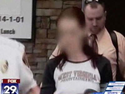 Νάρκωνε την κόρη της για να την βιάσει ο φίλος της